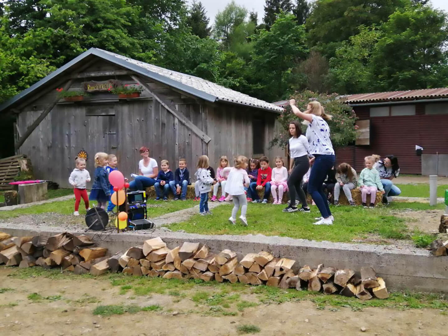 Fotografija sa završnog druženja